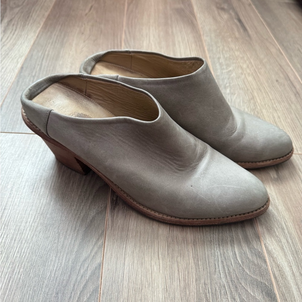 Puppy Barley Mule Heels - Picture 1 of 10